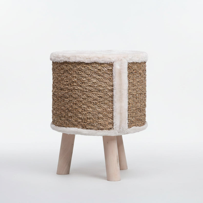 ​Panier pour chat Refuge Sirocco en tressage artisanal marron foncé, design contemporain de dos, Palais Félin Paris.