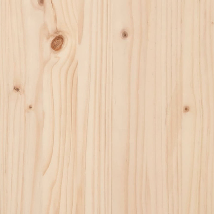 ​Gros plan sur la texture en bois de pin naturel poli et lisse, design scandinave luxe Palais Félin Paris.